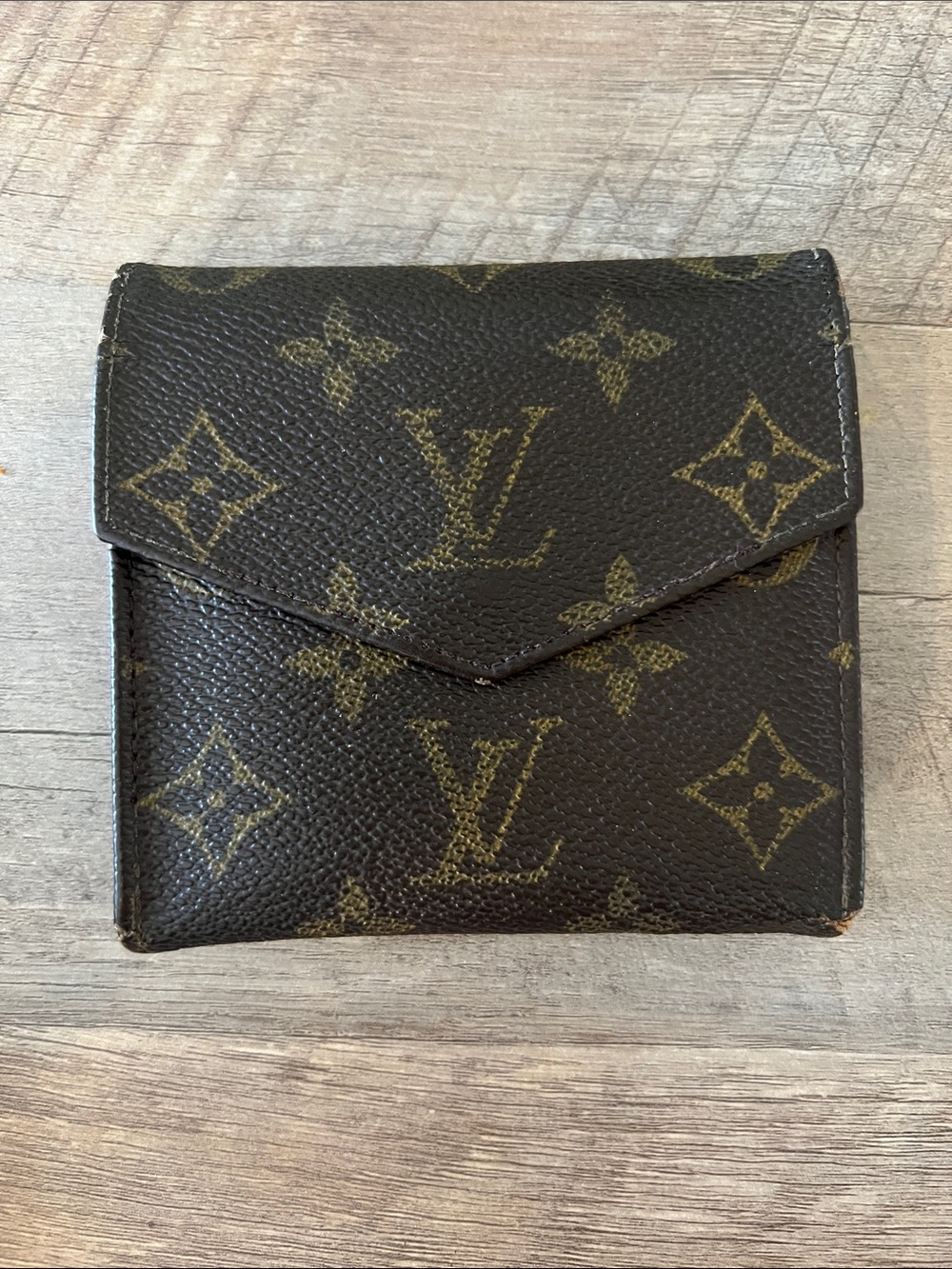 Louis Vuitton Elise Monogram Wallet - Picture 2 of 6